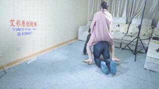 系花初九骑马骑脖子