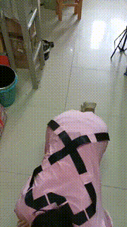 【爱可呀】学姐寝室伺候-胯下辱舔鞋底舌头洗脚吃浓痰面包 bf33332