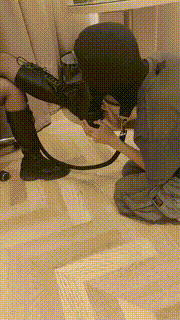 【00后大学生S】开发闺蜜弟弟-sp耳光人肉脚垫插嘴 JS231006