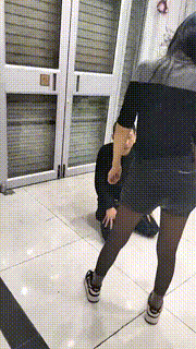 【疯狂浪子】暴力小姐姐飞踹_跺踩 bf23782