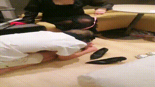 【天韵女皇】狗链转胯遛狗_跪舔臭脚丫_人体烟灰缸JS240812-5