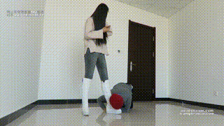 超美天依老师长靴虐贱狗！