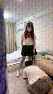 【安静S】学院风S-小白鞋高跟踩踏鞭子抽爬行 bf28665