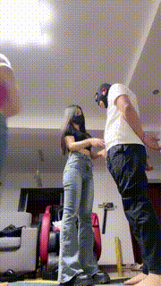 【苏州十三姨】双S牛仔裤暴力踢裆虐废狗手铐反绑踹头 bf26559