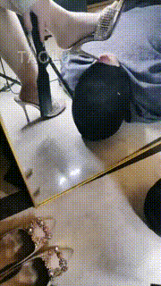 【双子姬】家奴肉丝闻脚丝袜圣水 bf7575